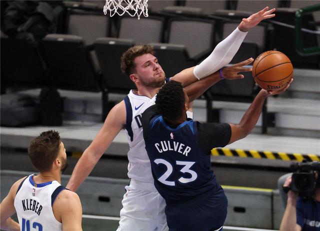 前锋劳塔罗 前锋劳塔罗